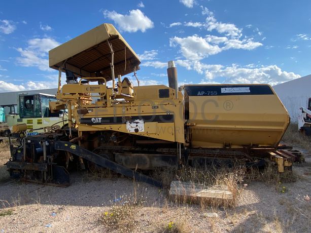Espalhadora de Asfalto CATERPILAR AP-755