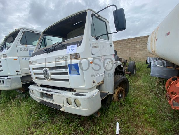 Camião Trator (Cavalo Mecânico)  VOLKSWAGEN 31-310 (2)
