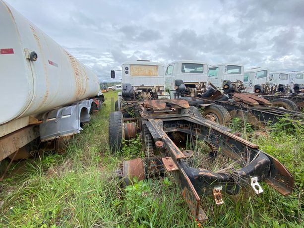 Camião Trator (Cavalo Mecânico)  VOLKSWAGEN 31-310 (2)