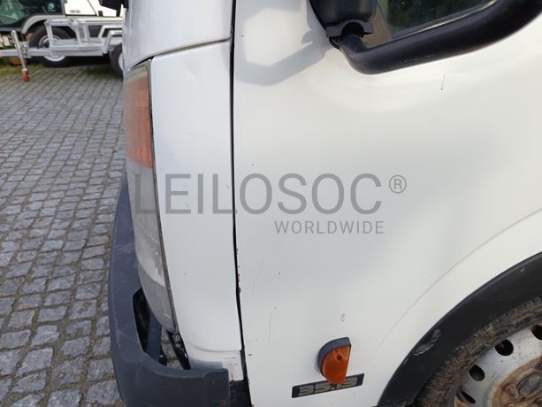 Nissan Cabstar · Ano 2010 · 6 Lugares