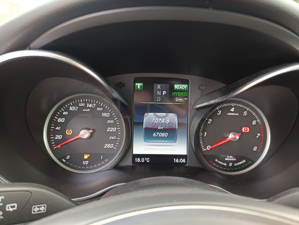 Mercedes-Benz C350e · Ano 2016