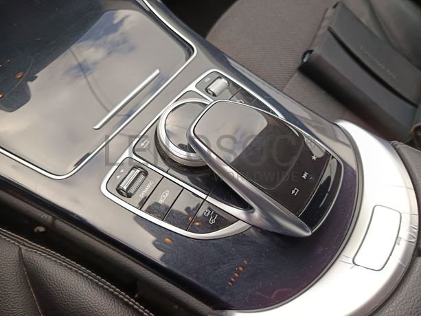 Mercedes-Benz C350e · Ano 2016