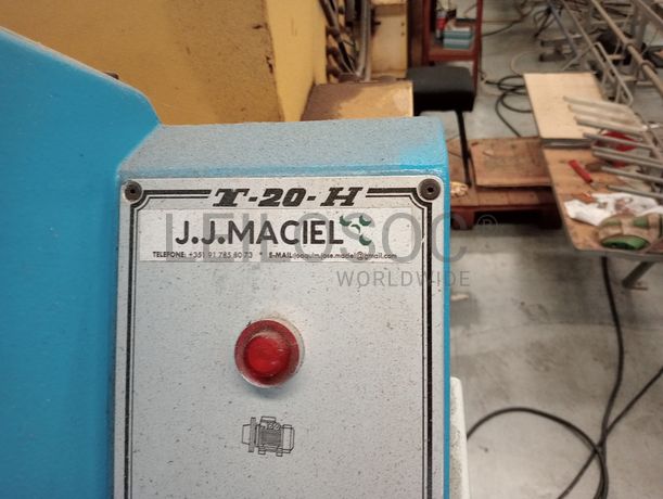 Máquina de fechar calcanheiras