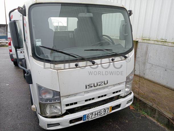 Isuzu NLR85 · Ano 2009