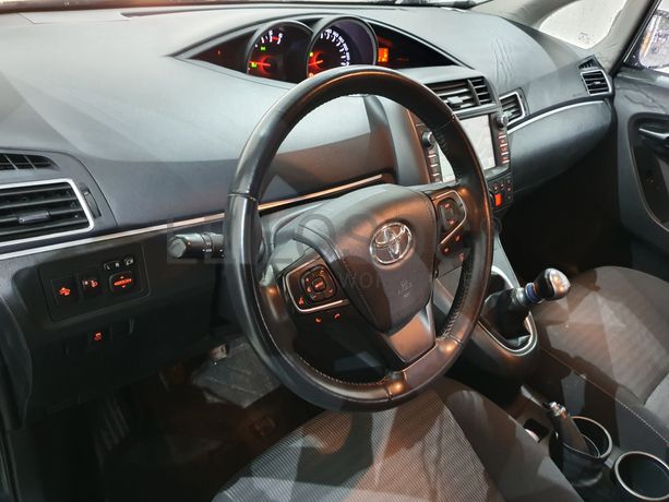 Toyota Verso · Ano 2014 · 7 Lugares