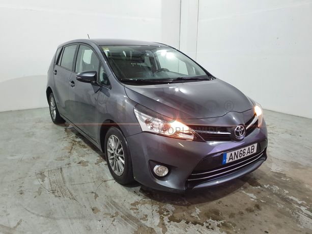 Toyota Verso · Ano 2014 · 7 Lugares