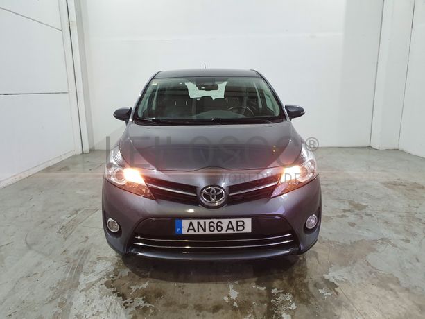 Toyota Verso · Ano 2014 · 7 Lugares