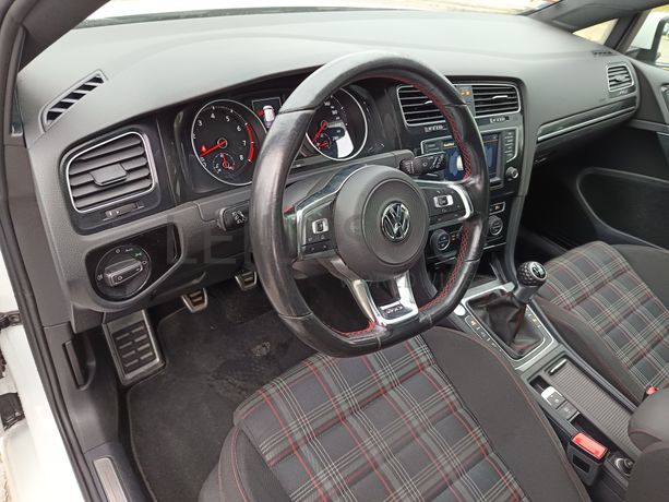 Volkswagen Golf GTI · Ano 2016