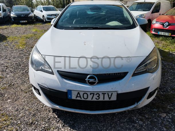 Opel Astra · Ano 2012