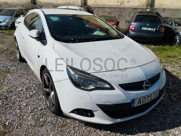 Opel Astra · Ano 2012