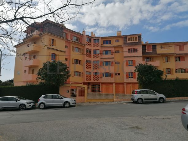 Apartamento T3 em Condomínio Fechado · Estoril