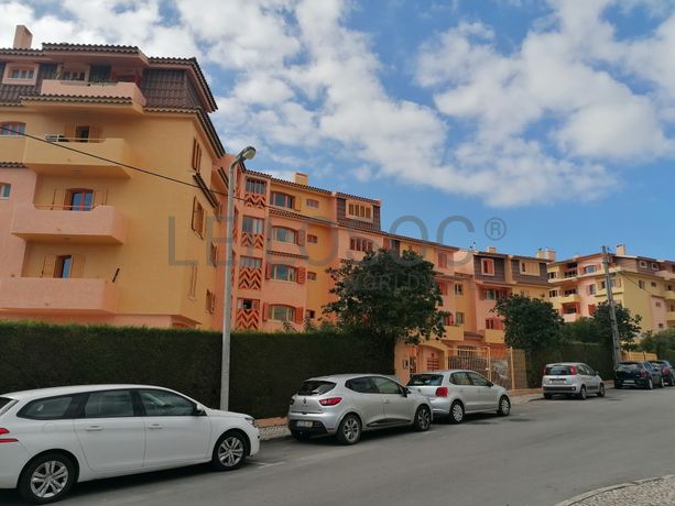 Apartamento T3 em Condomínio Fechado · Estoril