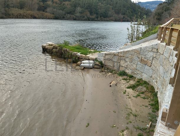 Moradia V2 com Praia Fluvial Privativa · Sande, Marco de Canaveses