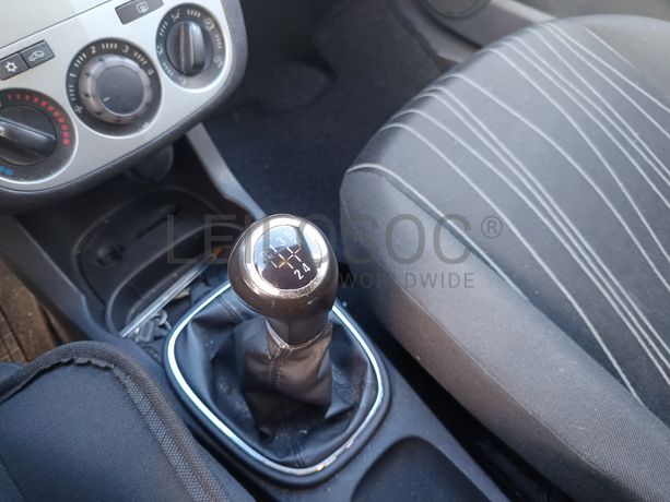 Opel Corsa · Ano 2010