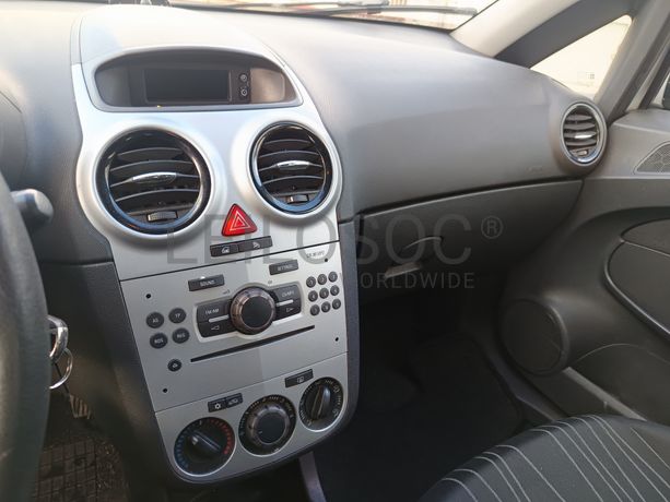 Opel Corsa · Ano 2010