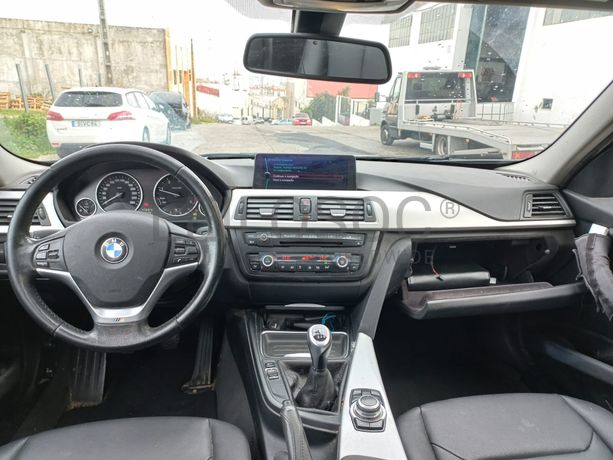BMW 318D · Ano 2012