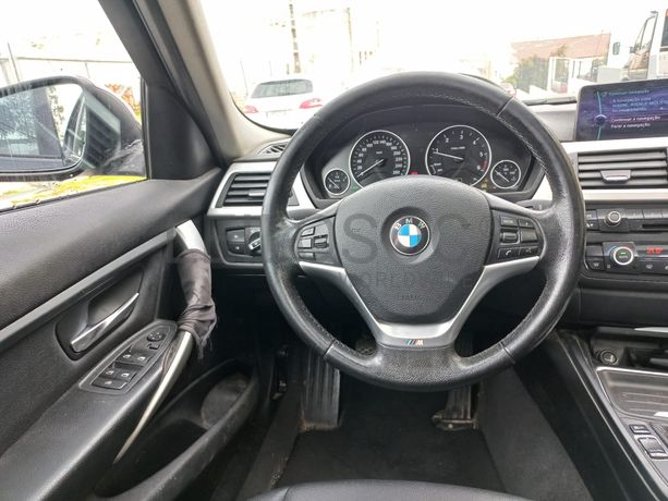 BMW 318D · Ano 2012