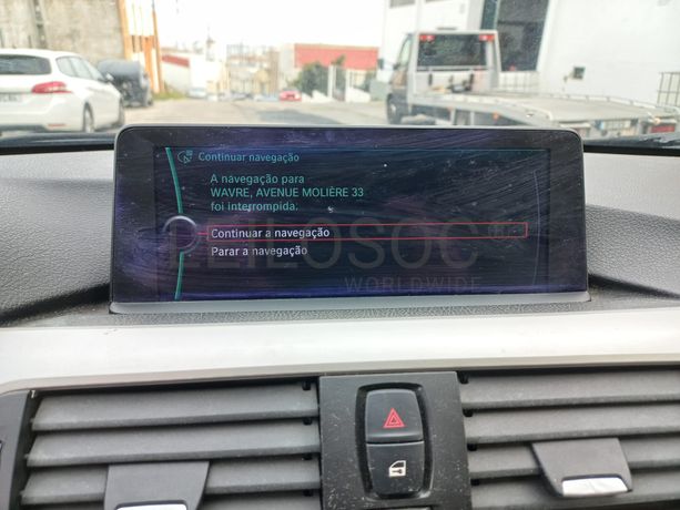 BMW 318D · Ano 2012