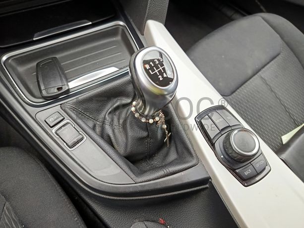 BMW 318d · Ano 2014