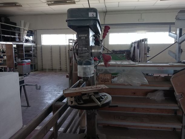 Máquina de Furar · Serra de Fita