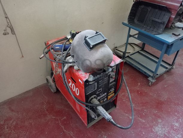 Máquina de Furar · Aparelhos de Soldar