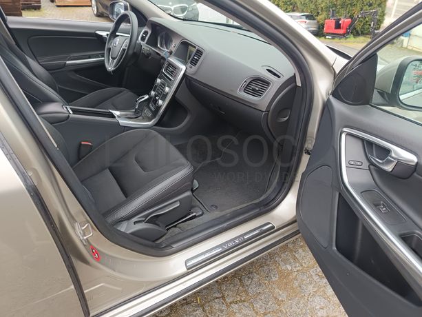 Volvo V60 · Ano 2015