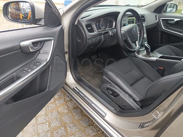 Volvo V60 · Ano 2015