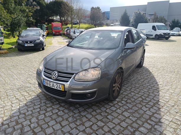 Volkswagen Jetta 2.0 TDI · Ano 2007