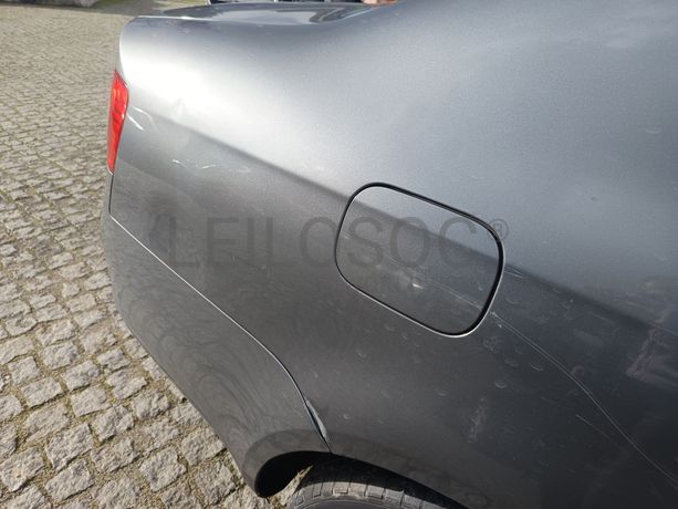 Volkswagen Jetta 2.0 TDI · Ano 2007