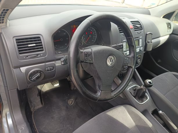 Volkswagen Jetta 2.0 TDI · Ano 2007