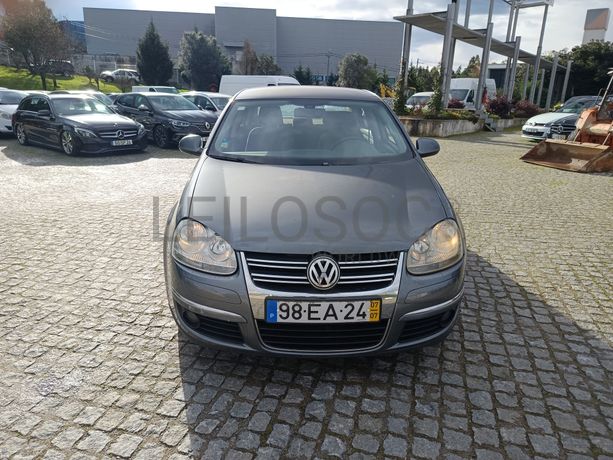 Volkswagen Jetta 2.0 TDI · Ano 2007