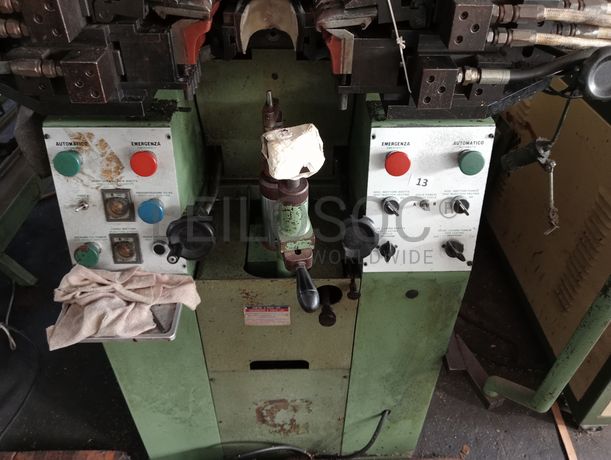 Máquina de Fechar Calcanheiras