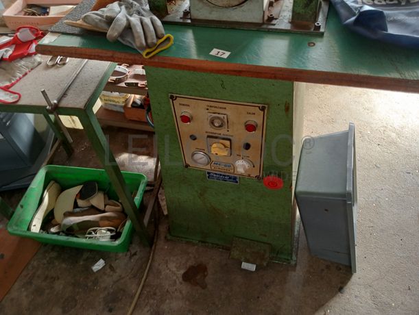 Máquina de Colar Testeiras