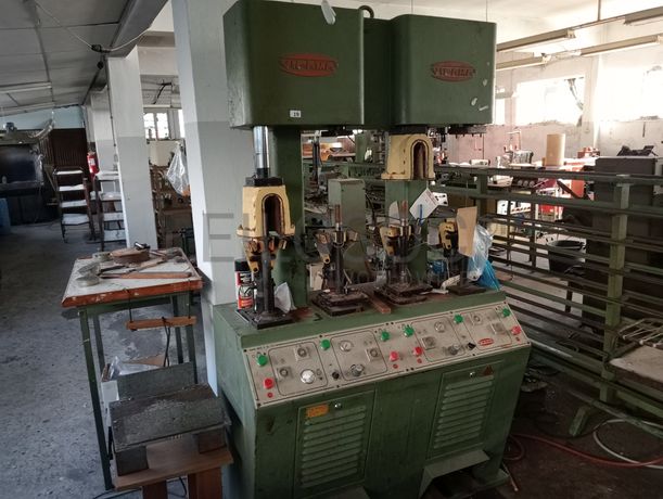 Máquina de Contrafortes