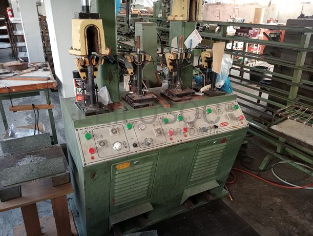 Máquina de Contrafortes