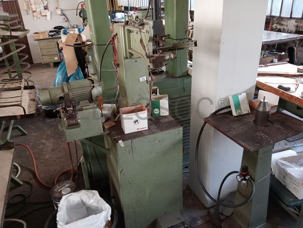 Máquina de Pregar e Rentear