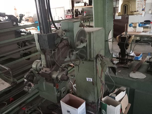 Máquina de Pregar e Rentear