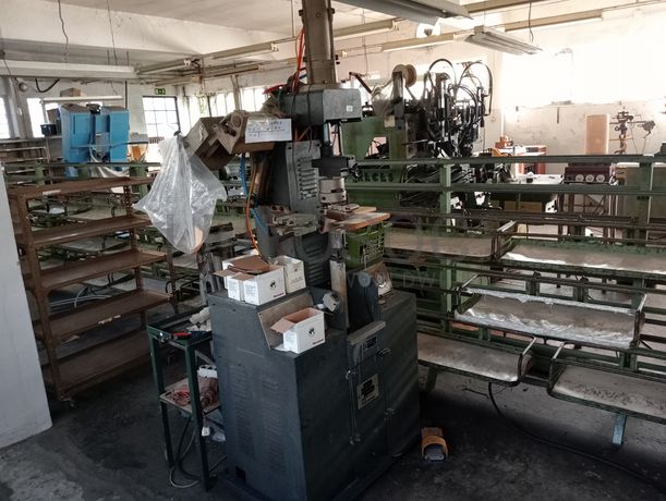 Máquina de Pregar Saltos