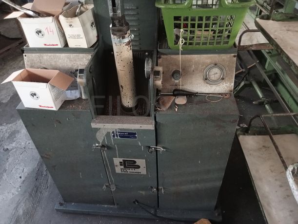 Máquina de Pregar Saltos