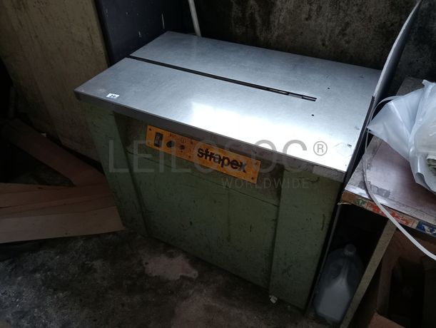 Máquina de Cintar Caixas