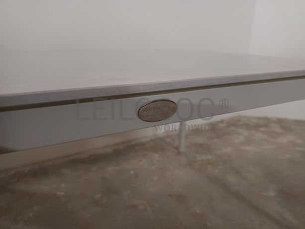 Mesa auxiliar Apolo Cristal branca 