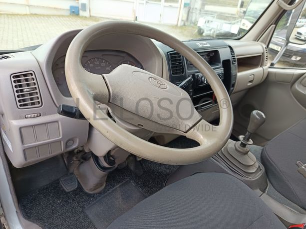 Toyota Dyna · Ano 2002