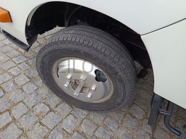 Toyota Dyna · Ano 2002