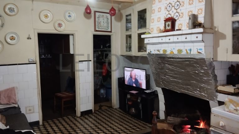 Moradia com arrecadação e anexo · Aldeia Velha, Sabugal