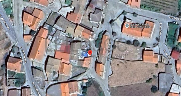 Moradia com arrecadação e anexo · Aldeia Velha, Sabugal