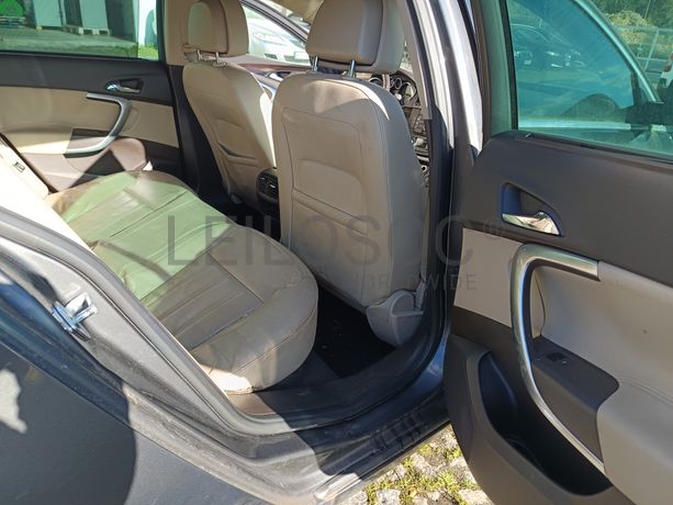 Opel Insígnia Sports Tourer 2.0 CDTI  · Ano 2009