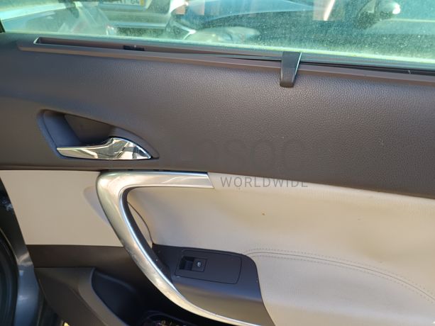 Opel Insígnia Sports Tourer 2.0 CDTI  · Ano 2009