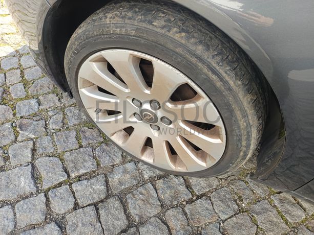 Opel Insígnia Sports Tourer 2.0 CDTI  · Ano 2009