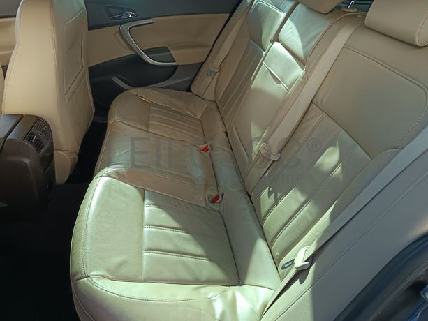 Opel Insígnia Sports Tourer 2.0 CDTI  · Ano 2009