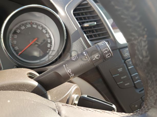 Opel Insígnia Sports Tourer 2.0 CDTI  · Ano 2009